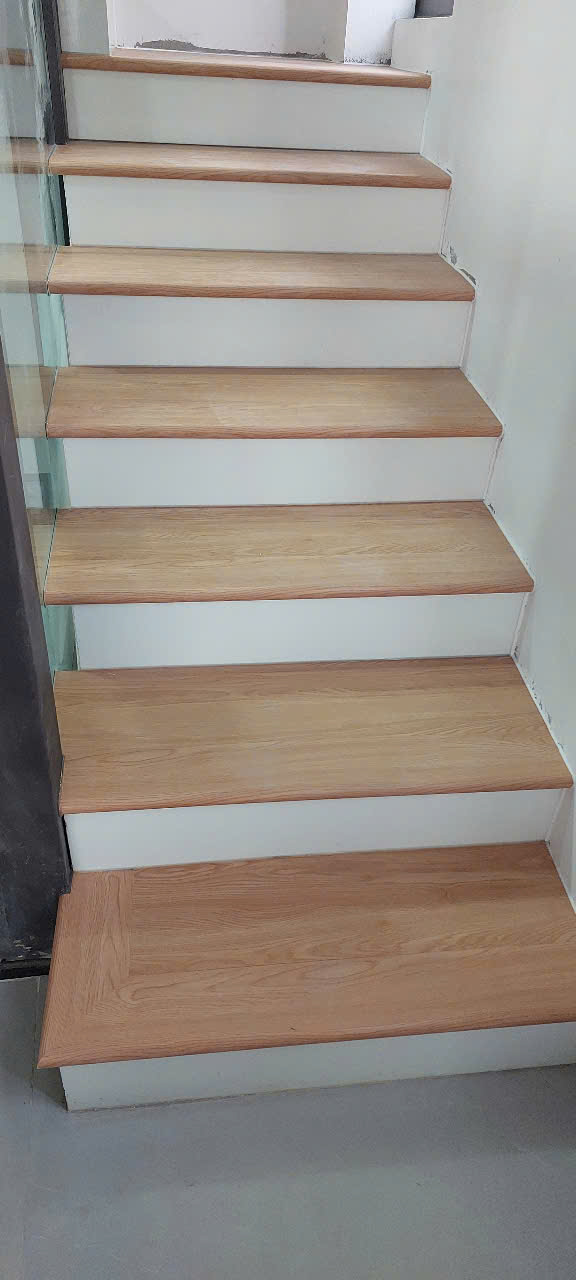Thi Công Hoàn Thiện Mặt Bậc Nhựa Giả Gỗ Đẹp – Bền – Hiện Đại