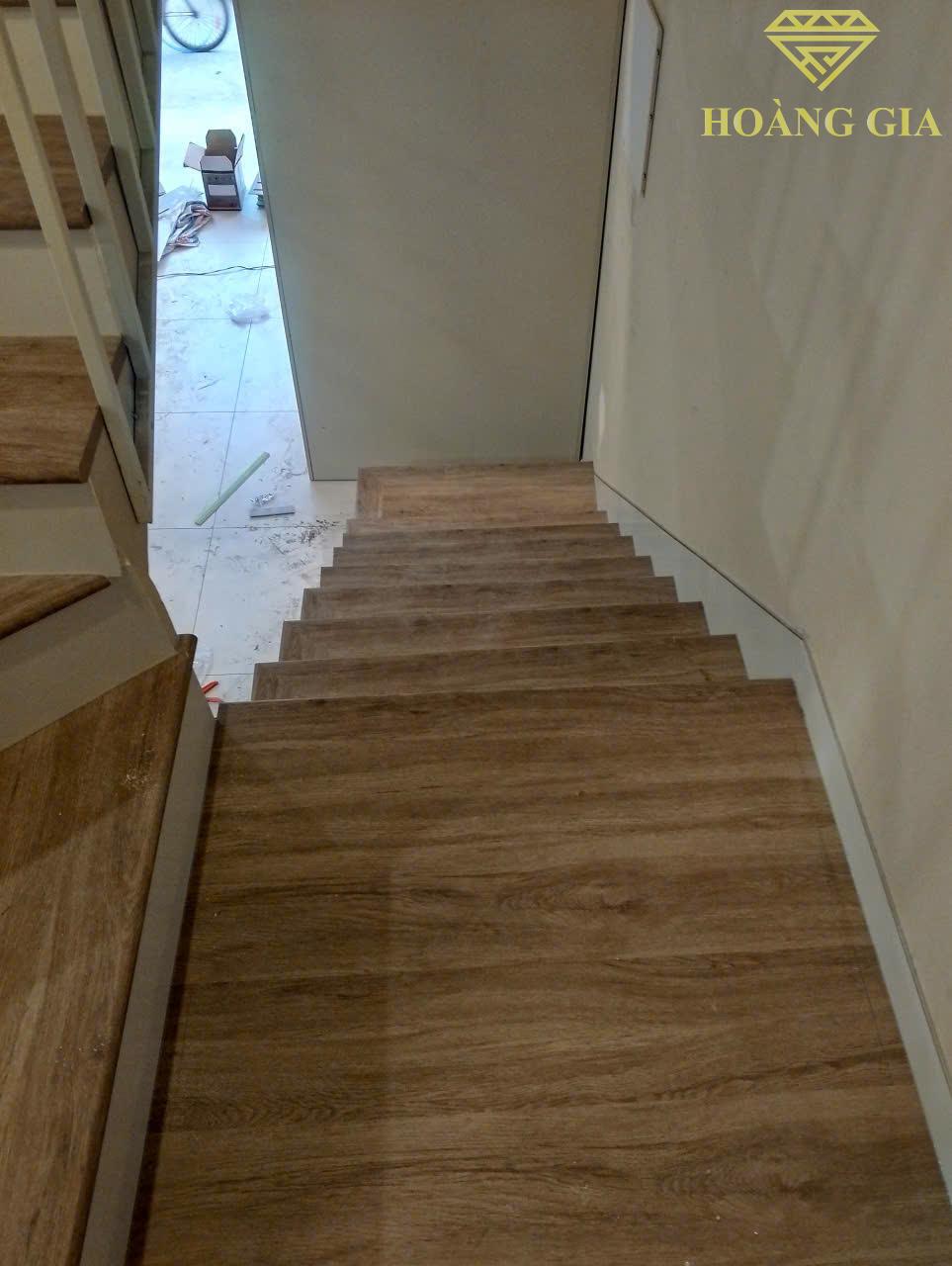 mặt bậc cầu thang giả gỗ