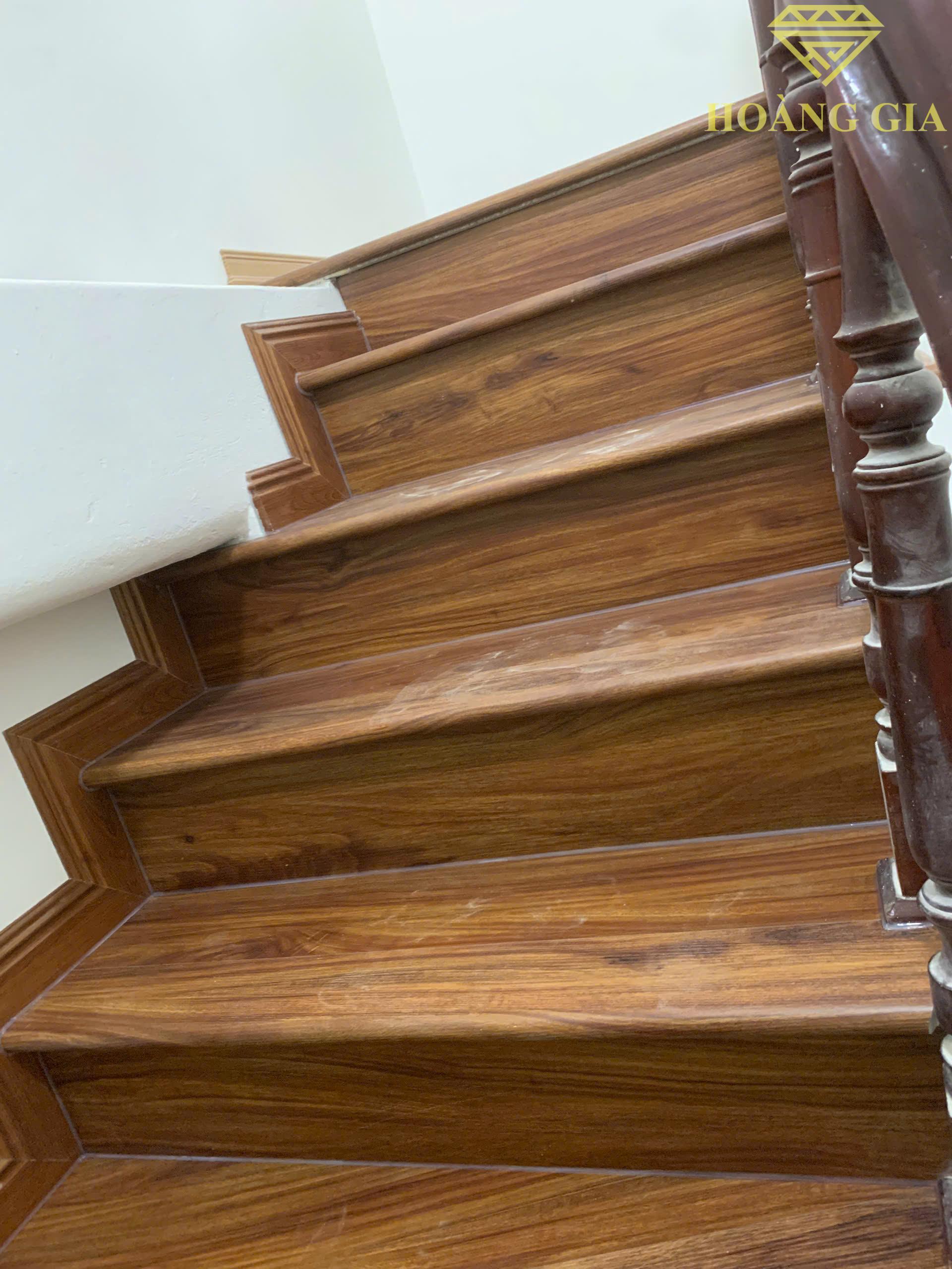 mặt bậc cầu thang giả gỗ