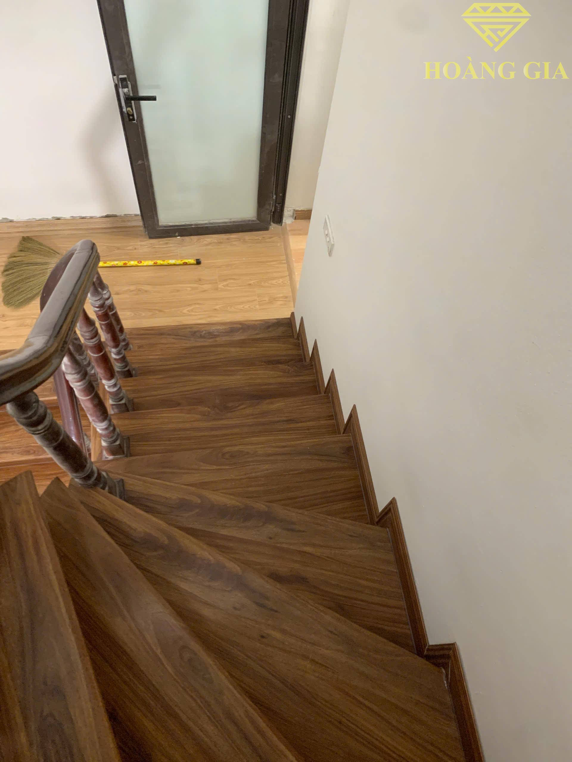 mặt bậc cầu thang giả gỗ
