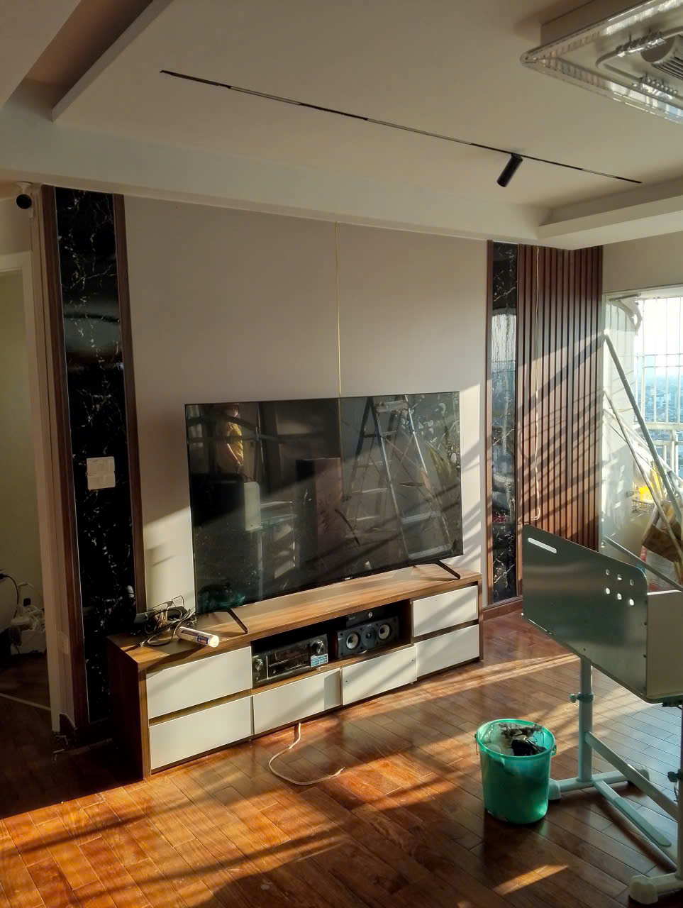 ốp vách tivi ốp vách tivi