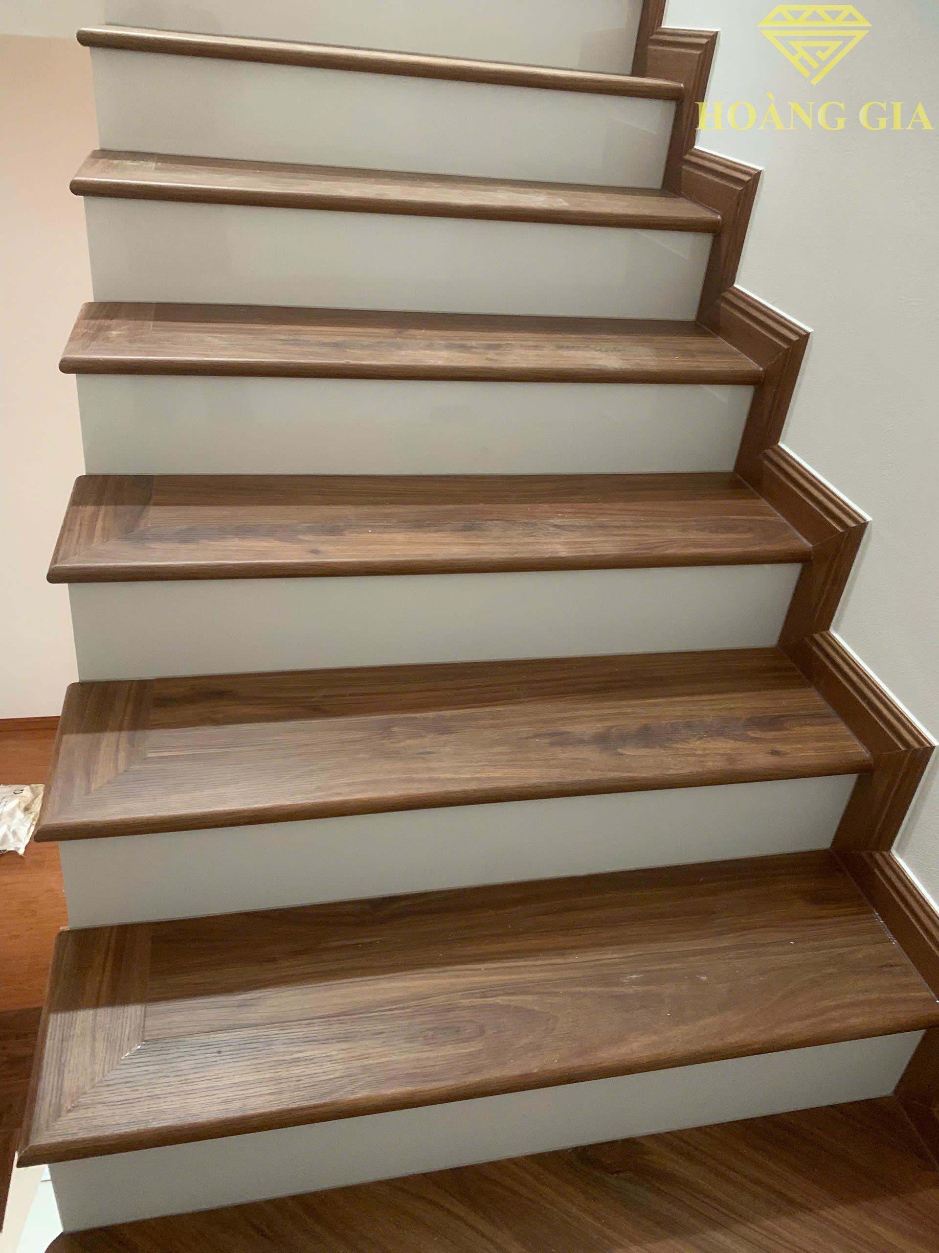 mặt bậc cầu thang giả gỗ