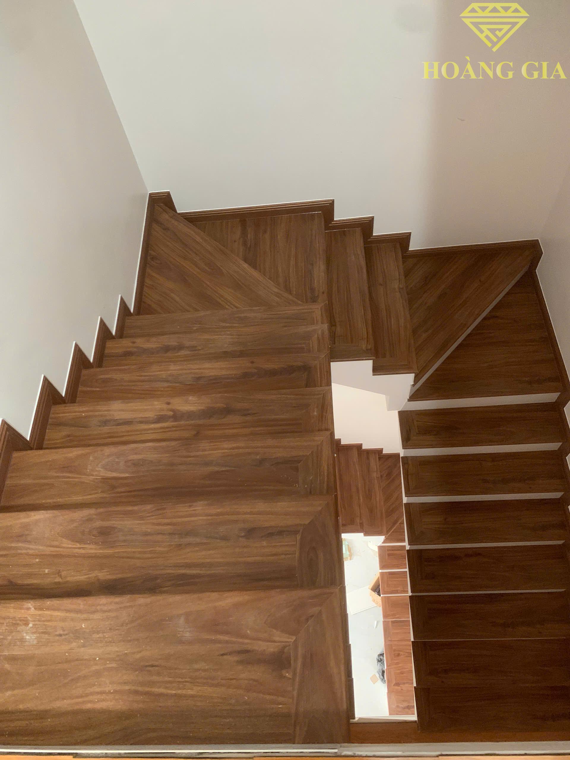 mặt bậc cầu thang giả gỗ