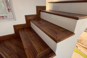 THI CÔNG MẶT BẬC GIẢ GỖ Ở ÂU CƠ