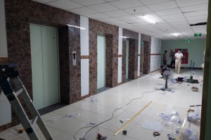 Ốp Sảnh Thang Máy Bằng Tấm Ốp Nhựa PVC – Giải Pháp Hiện Đại, Tiết Kiệm Và Sang Trọng