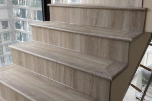 THÁO MẶT BẬC GỖ – THAY MẶT BẬC NHỰA GIẢ GỖ HIỆN ĐẠI, BỀN ĐẸP HƠN