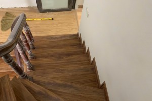 Tư vấn chọn bảng màu mặt bậc nhựa giả gỗ: Đâu là lựa chọn phù hợp cho ngôi nhà của bạn?